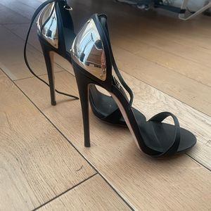 Giuseppe Zanotti pre owned black stilettos size 36